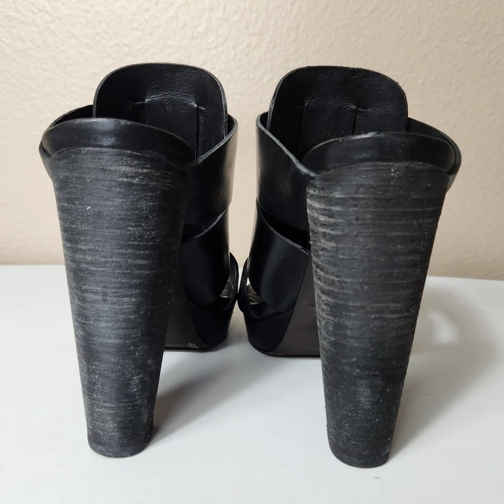 Vera Wang Lavender Black Leather Strappy Peep Toe Platform Block Heels-Size 8.5